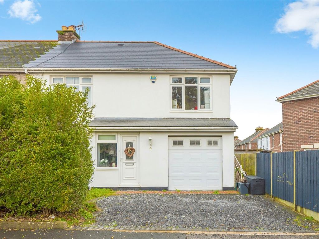 4 bed semidetached house for sale in Charter Avenue, Barry CF62, £