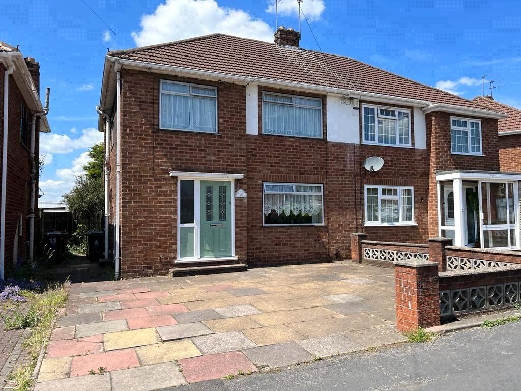3 bed semidetached house to rent in Dovedale Avenue, Willenhall, West