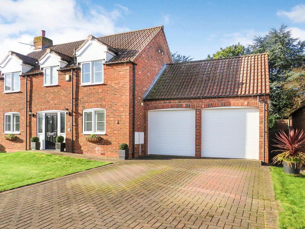 4 bed detached house for sale in Willow Mews, Beckingham, Doncaster