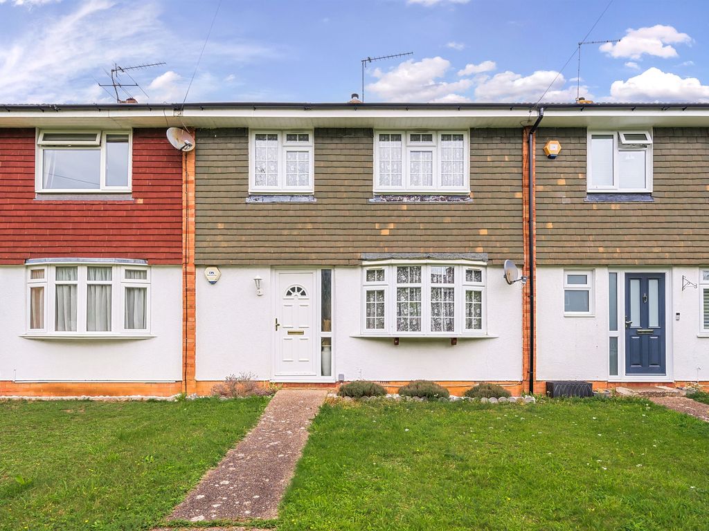 3 bed terraced house for sale in Pheasants Croft, Maidenhead SL6, £