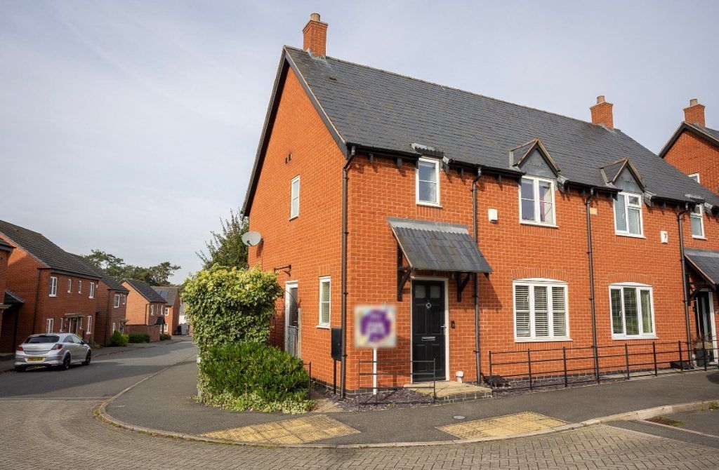 3 bed semidetached house for sale in Armitage Drive, Rothley