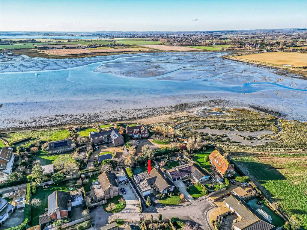 4 bed bungalow for sale in Marcuse Fields, Bosham, Chichester PO18, £