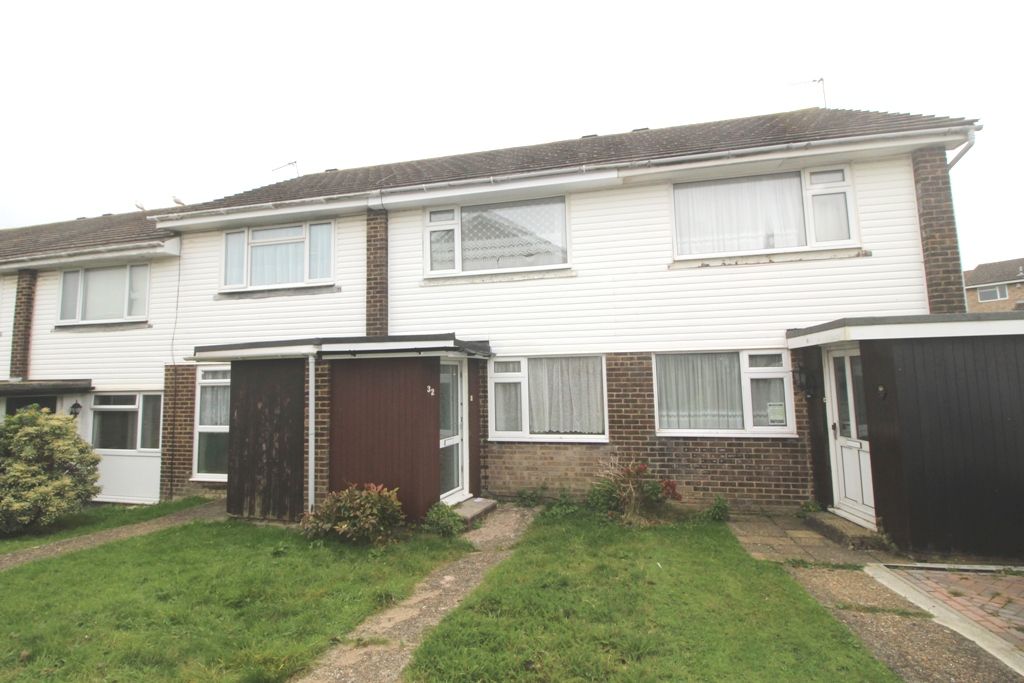 2 bed terraced house to rent in Elderwood Close, West Hampden Park, Eastbourne BN22, £1,250 pcm
