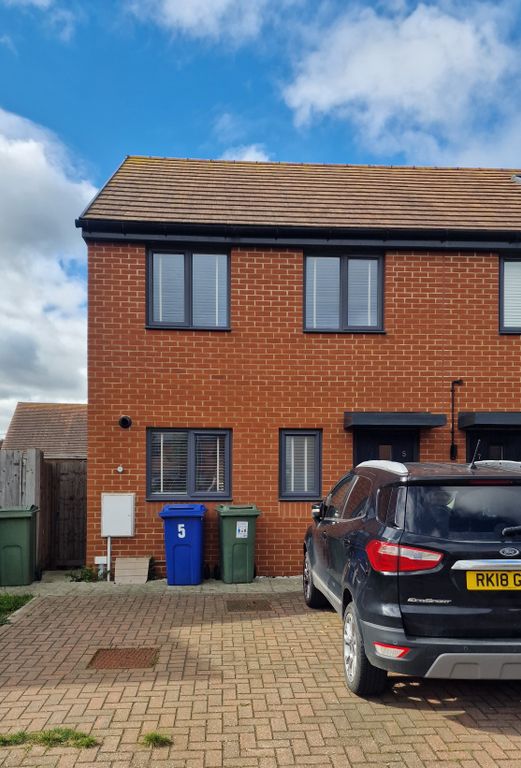 3 bed semidetached house for sale in Flanagan Avenue, Queenborough ME11, £278,000 Zoopla