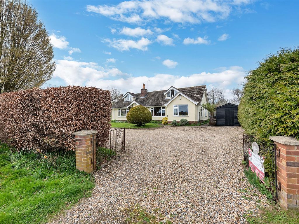 3 bed detached house for sale in West Stow Road, Flempton, Bury St