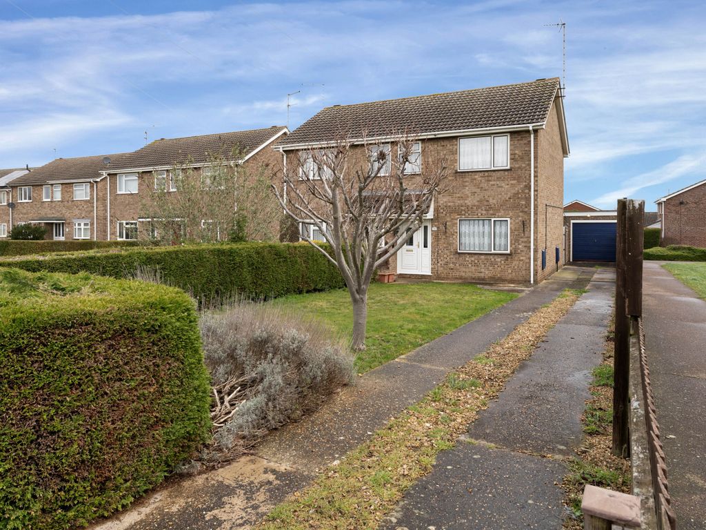 3 bed semidetached house for sale in Borrowdale Close, Gunthorpe