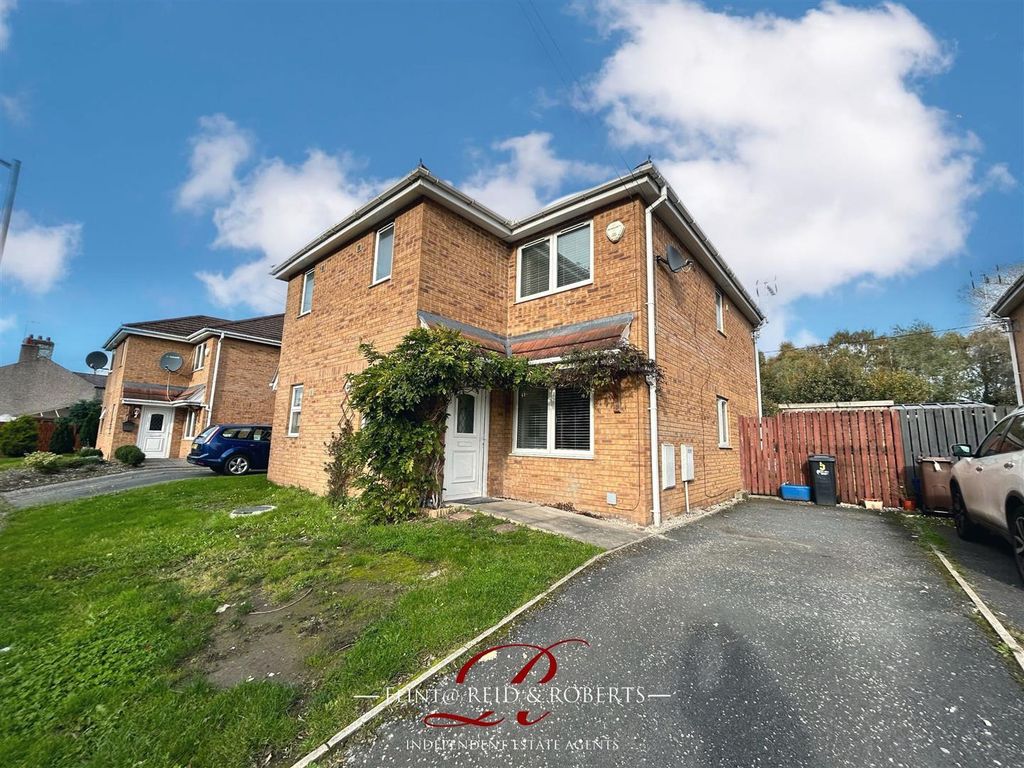 3 bed semidetached house for sale in High Street, Bagillt CH6, £