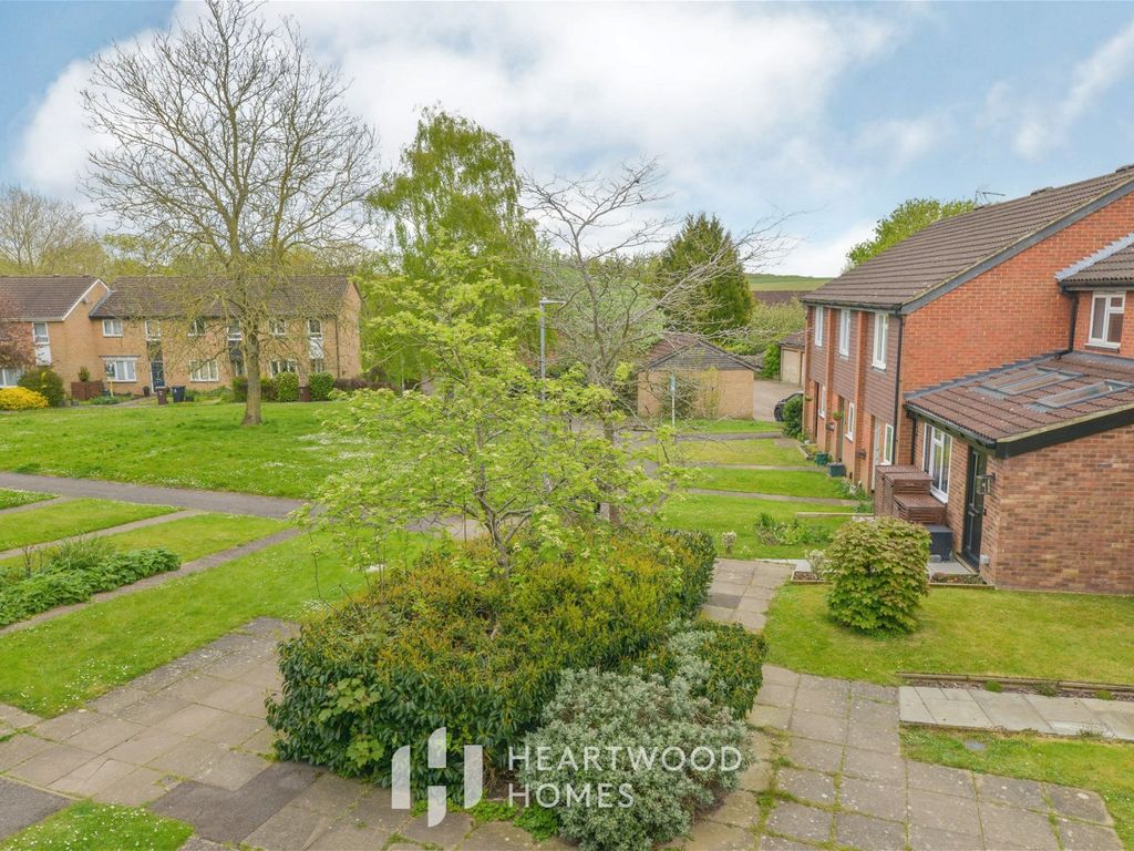 2 bed terraced house for sale in Craiglands, St. Albans AL4, £450,000