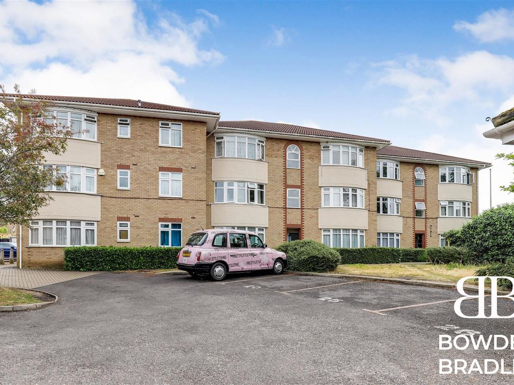 1 bed flat to rent in Catherine Court, Springfield Drive, Newbury Park