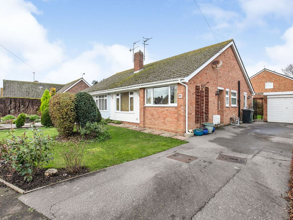 2 bed semidetached bungalow for sale in The Glades, BexhillOnSea