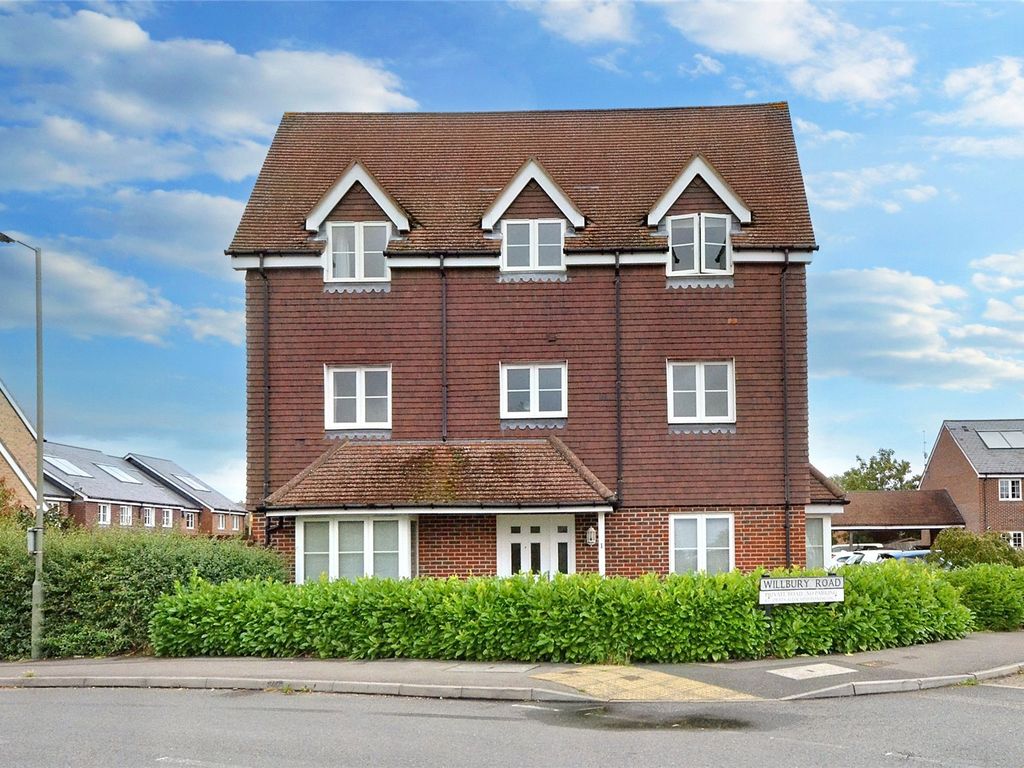 4 bed town house to rent in Willbury Road, Farnham, Surrey GU9, £2,200 pcm Zoopla