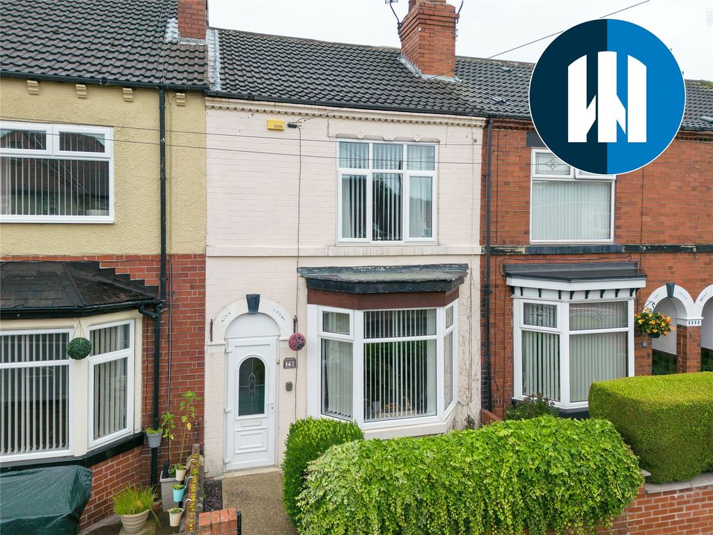 3 bed town house for sale in Doncaster Road, South Elmsall, Pontefract