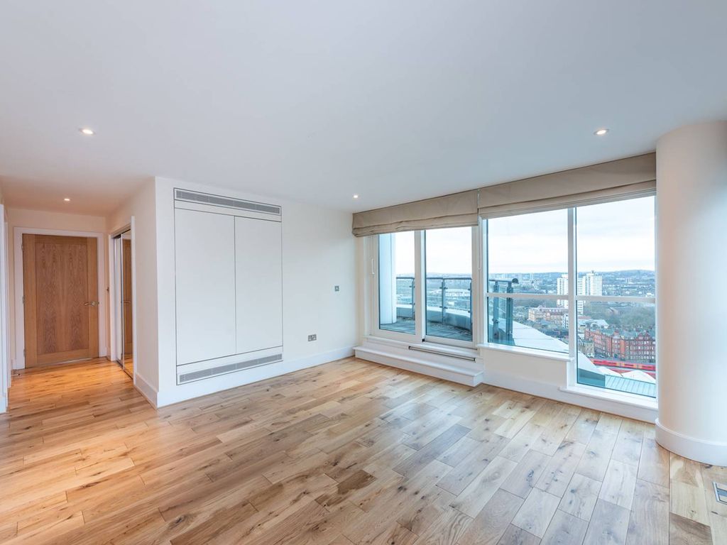 St Georges Wharf, Vauxhall, London SW8  