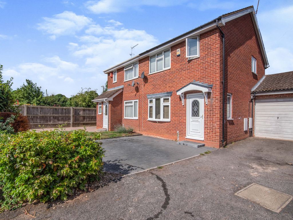 3 bed semidetached house for sale in Turners Close, Worcester WR4 Zoopla