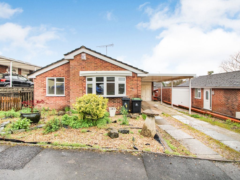 3 bed detached bungalow to rent in Stileham Bank, Milborne St. Andrew