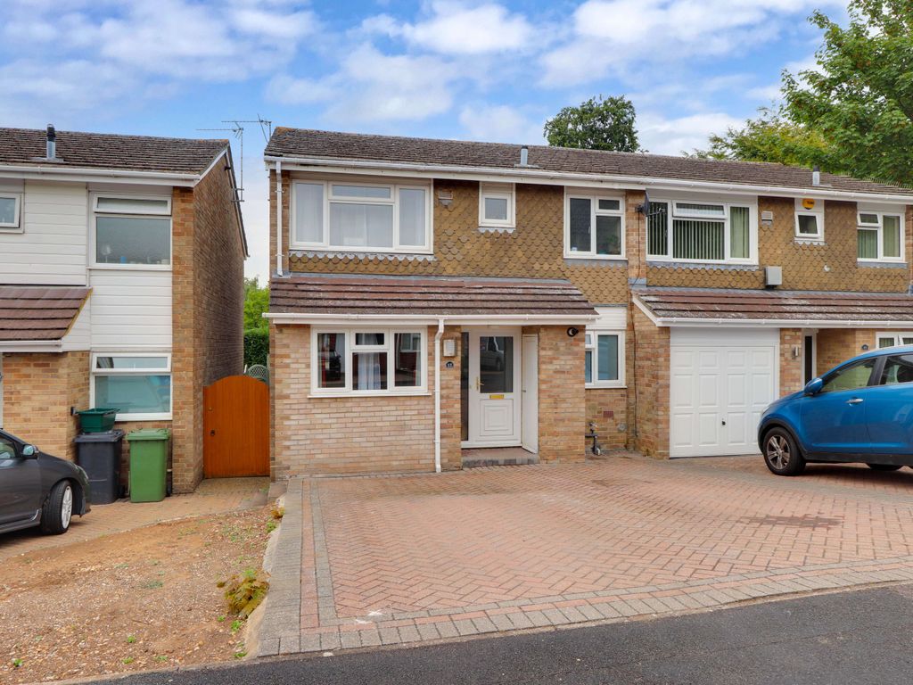 4 bed semidetached house for sale in Coniston Road, Basingstoke RG22, £440,000 Zoopla
