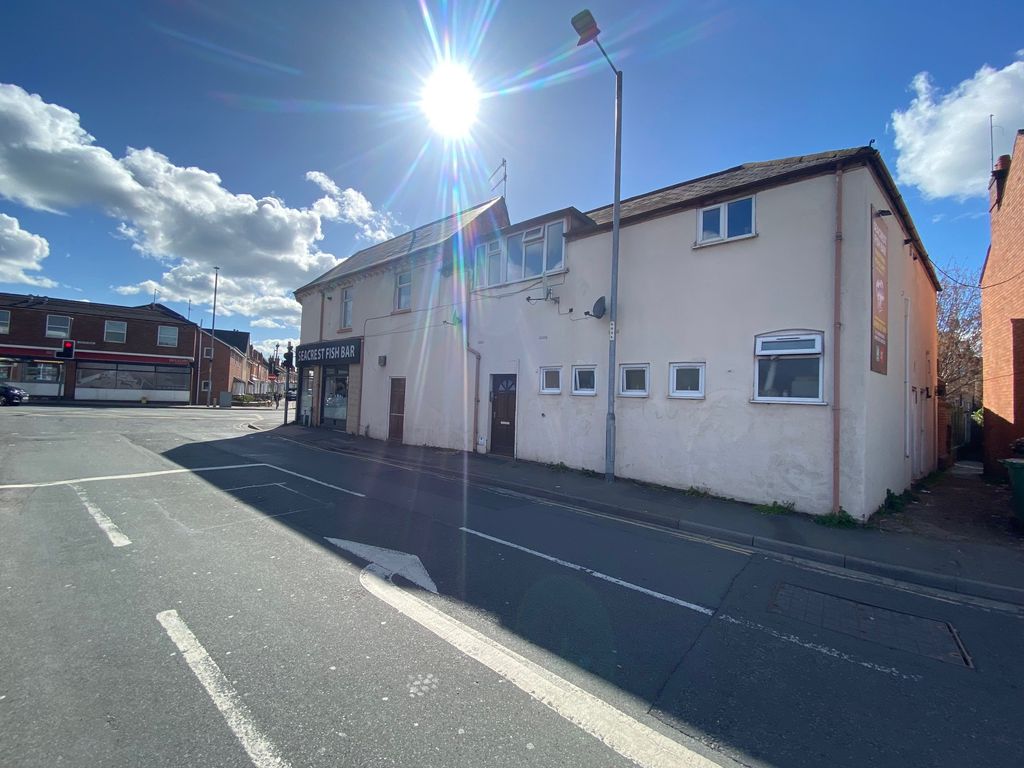 2 bed flat to rent in London Road, Worcester WR5 Zoopla