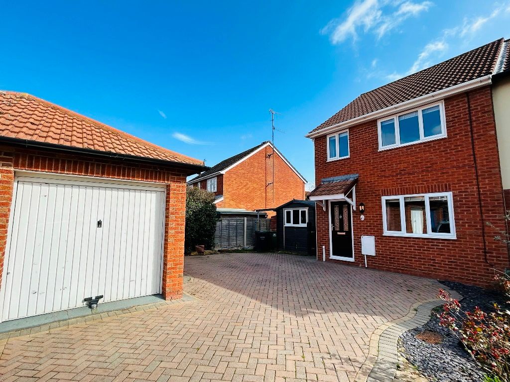 New home, 3 bed semidetached house for sale in St. Michaels Close