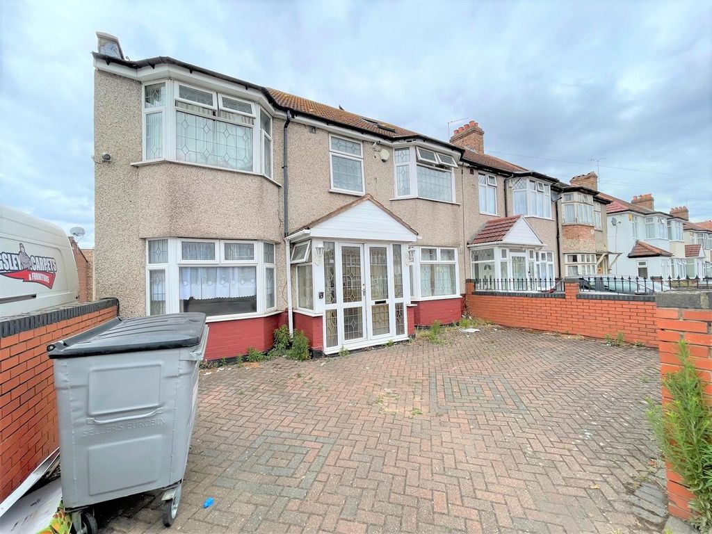 8 bed property for sale in Kingsley Avenue, Hounslow TW3 Zoopla