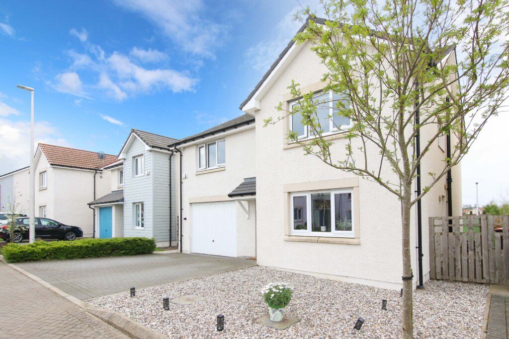 4 bed detached house for sale in 27 Rowan Place, Calderwood, East