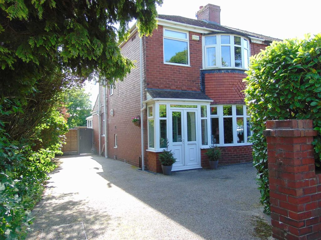 3 bed semidetached house for sale in Allen Close, Shaw OL2 Zoopla