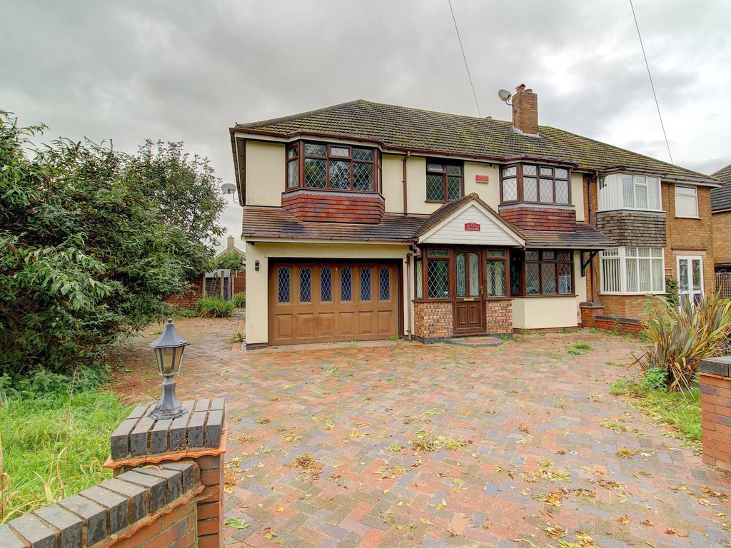 4 bed semidetached house for sale in Church Road, Norton Canes