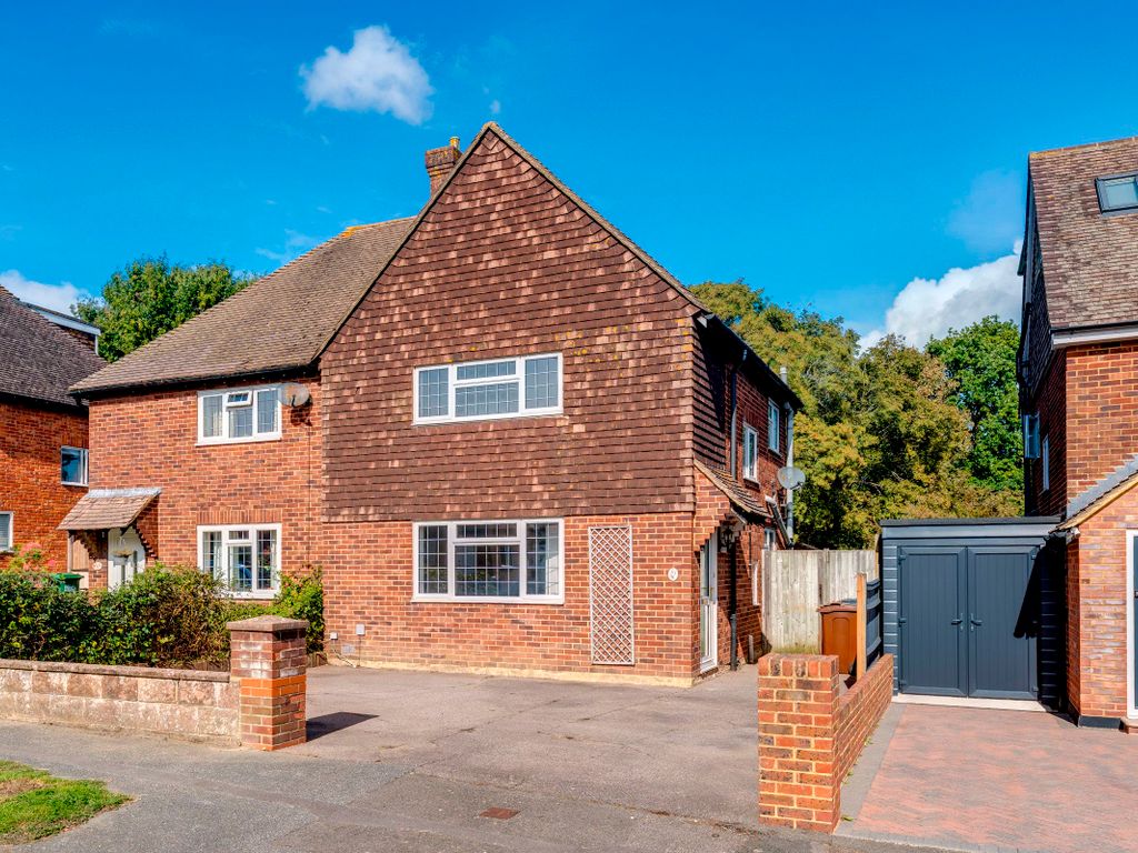 2 bed semidetached house to rent in Lansdowne Way, Hailsham BN27, £