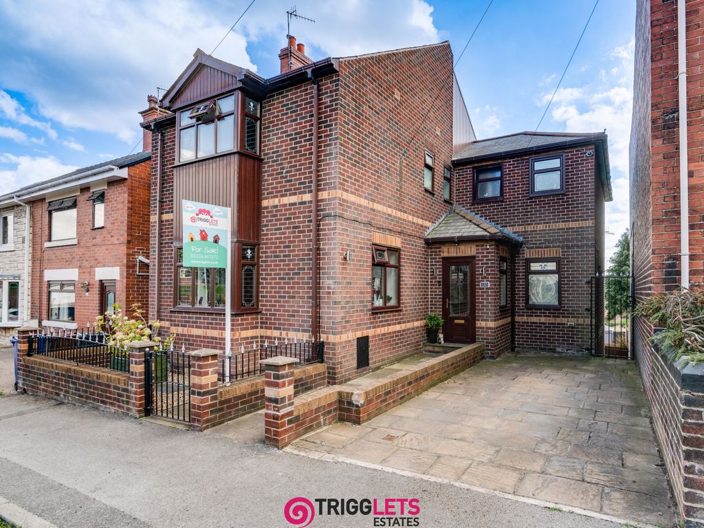 4 bed detached house for sale in 133 Cemetery Road, Hemingfield ...