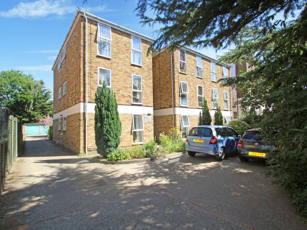 1 bed flat for sale in 6769 The Greenway, Uxbridge, Greater London UB8