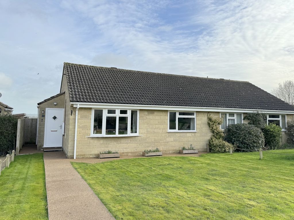 2 bed semidetached bungalow for sale in Wincanton, Somerset BA9, £