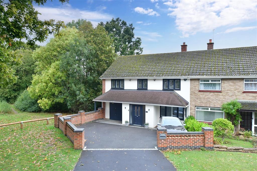 5 bed semidetached house for sale in Cedar Crescent, Tonbridge, Kent