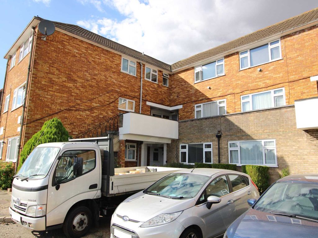 Studio for sale in Manor Court, Potters Bar EN6 Zoopla