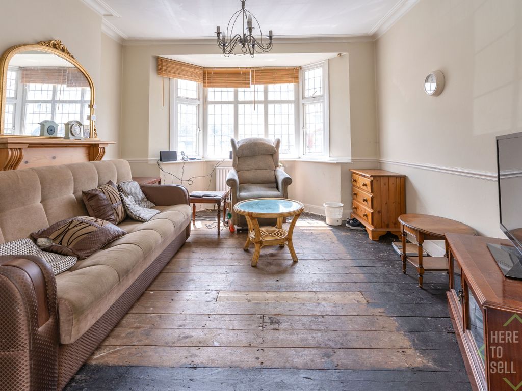 3 bed end terrace house for sale in Northumberland Gardens, Edmonton