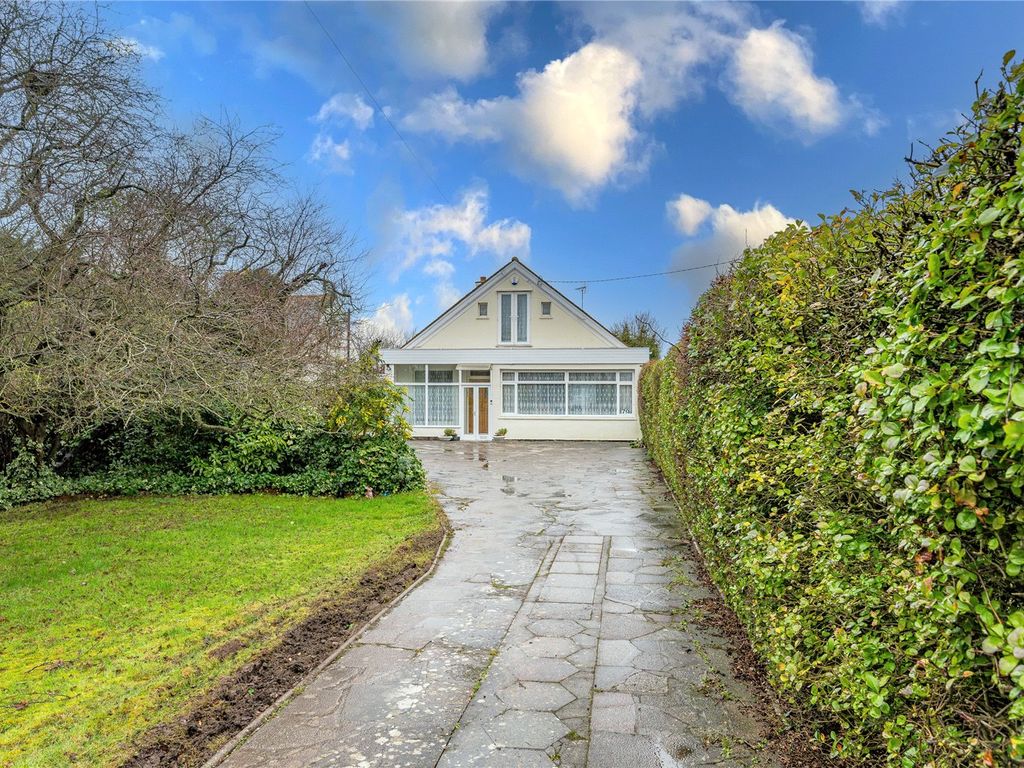 3 bed detached house for sale in Barling Road, Great Wakering, Southend