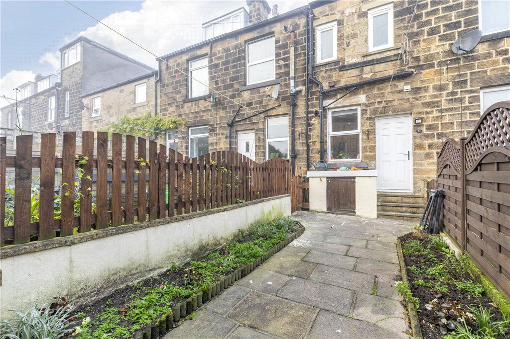 3 bed terraced house for sale in Wellington Road, Ilkley, West