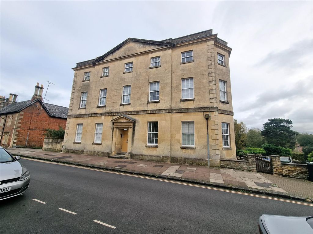 2 bed flat for sale in St. Mary Street, Chippenham SN15, £115,000 Zoopla