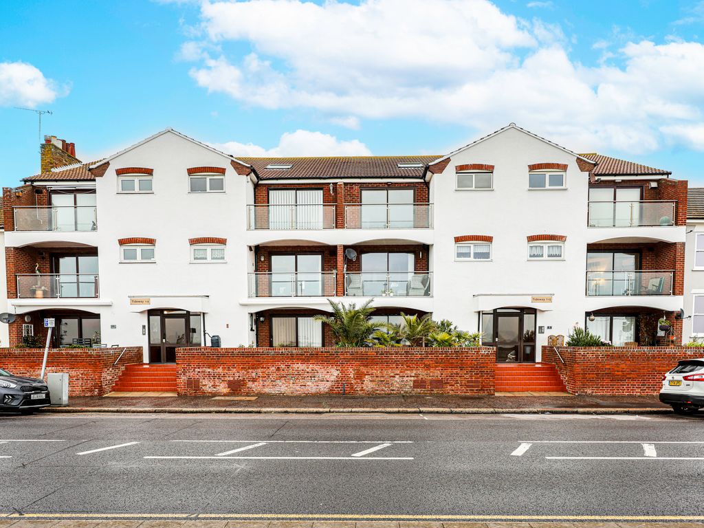 2 bed flat for sale in Eastern Esplanade, Thorpe Bay, SouthendOnSea SS1, £450,000 Zoopla