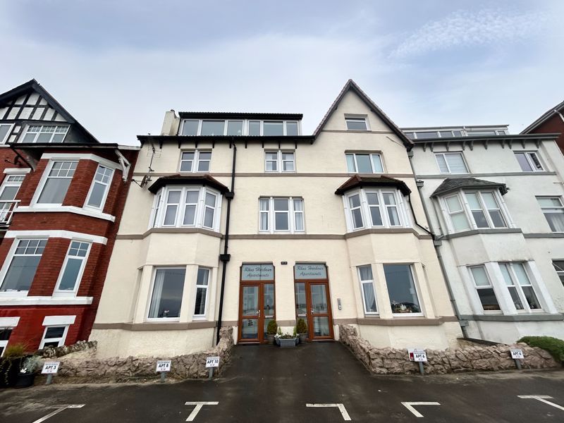 2 bed flat for sale in Rhos Promenade, Rhos On Sea, Colwyn Bay LL28, £