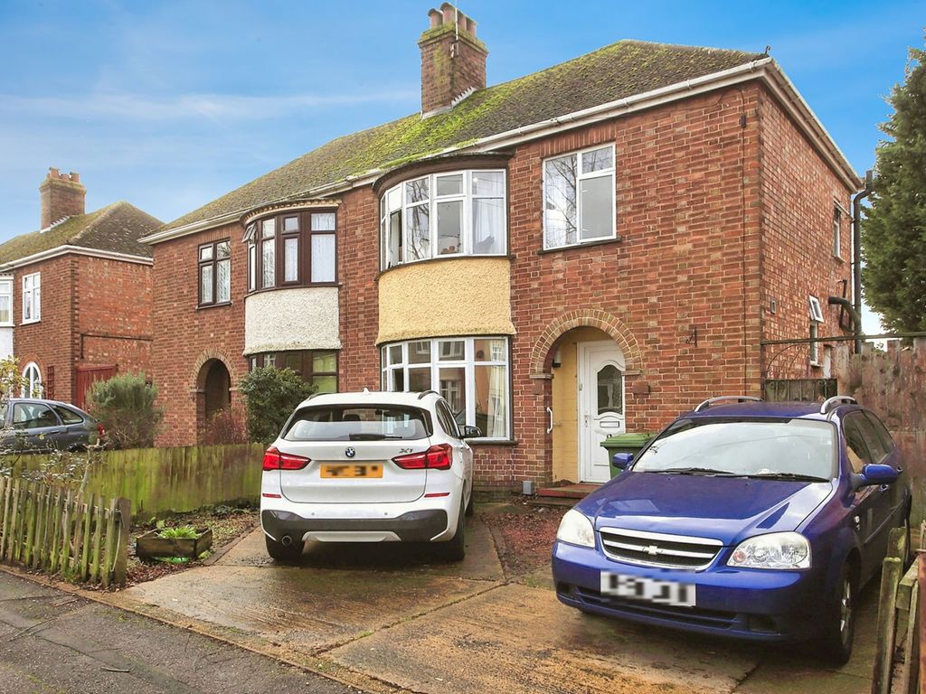 3 bed semidetached house for sale in Abbey Road, Peterborough PE4, £