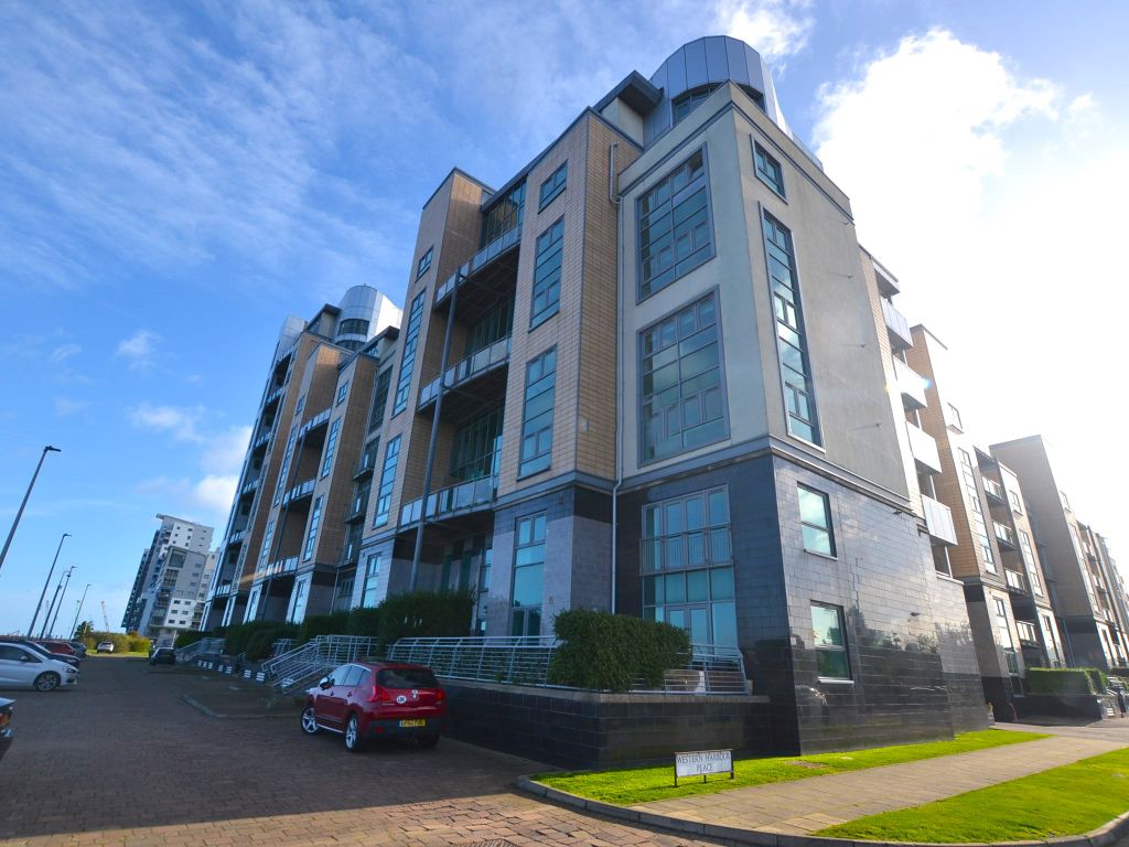 3 bed flat to rent in Western Harbour Breakwater, Edinburgh EH6, £1,600