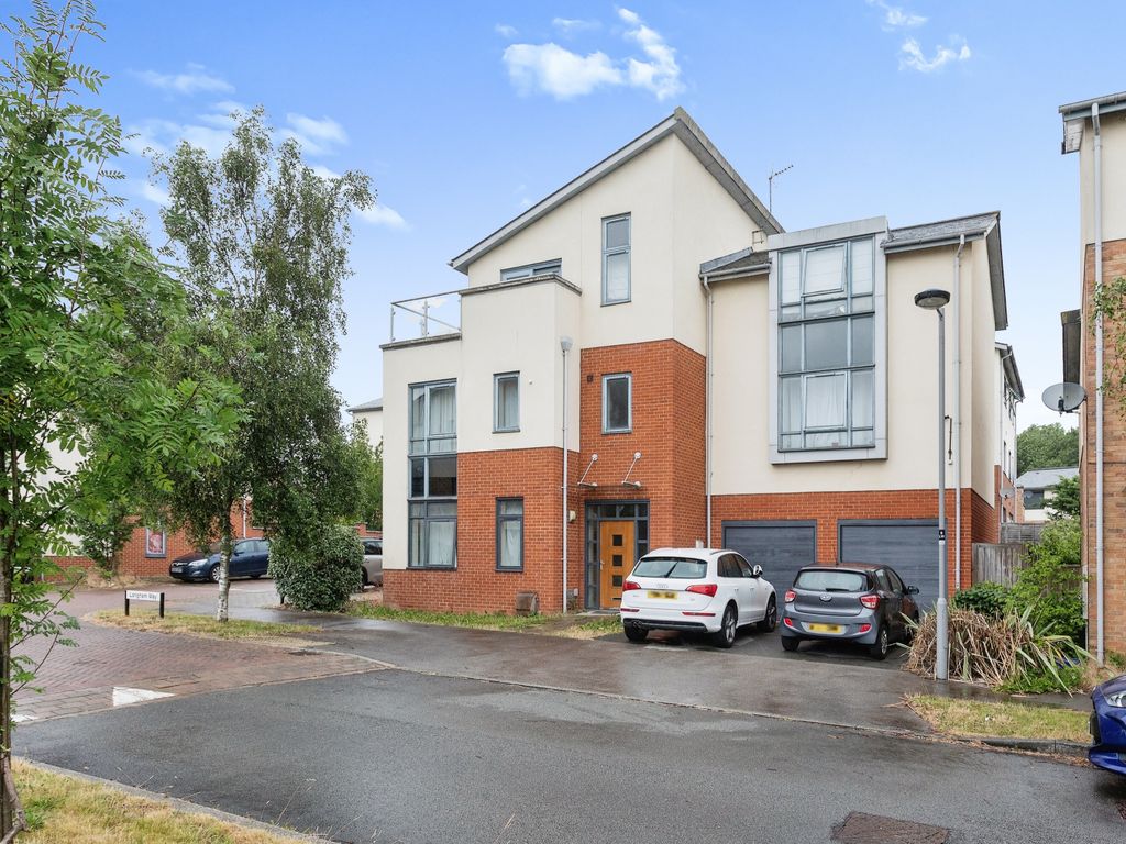 5 bed detached house for sale in Langham Way, Ashland, Milton Keynes