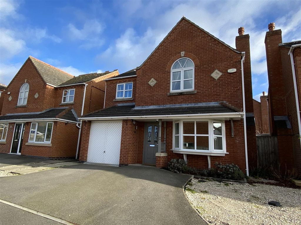 4 bed detached house for sale in Coronation Street, Swadlincote DE11