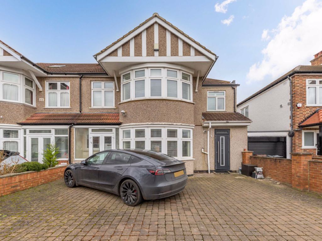 7 bed semidetached house for sale in Burlington Road, Osterley