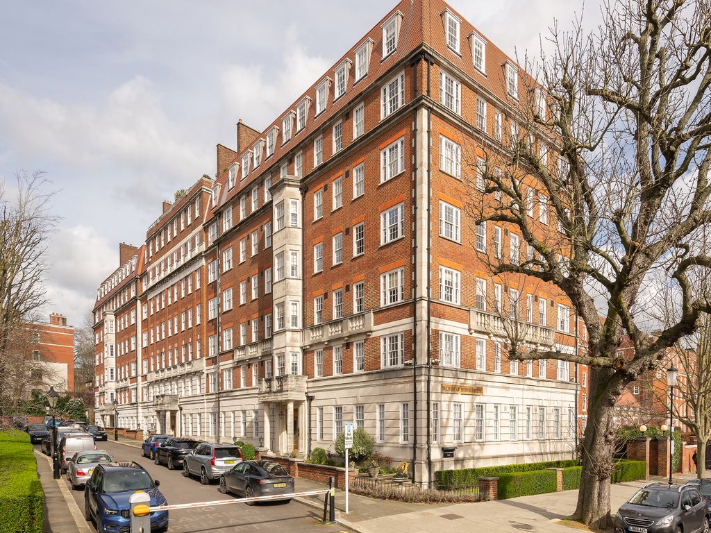 3 bed flat to rent in Campden Hill Gate, Duchess Of Bedfords Walk