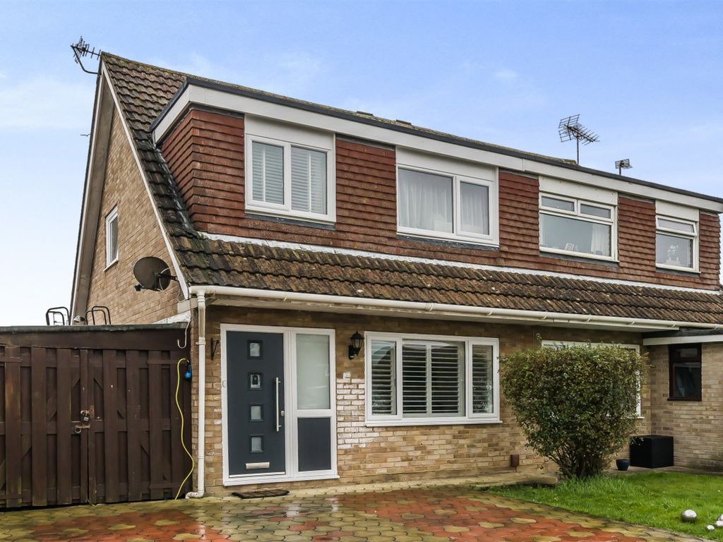 3 bed semidetached house for sale in Wren Crescent, Bersted, Bognor