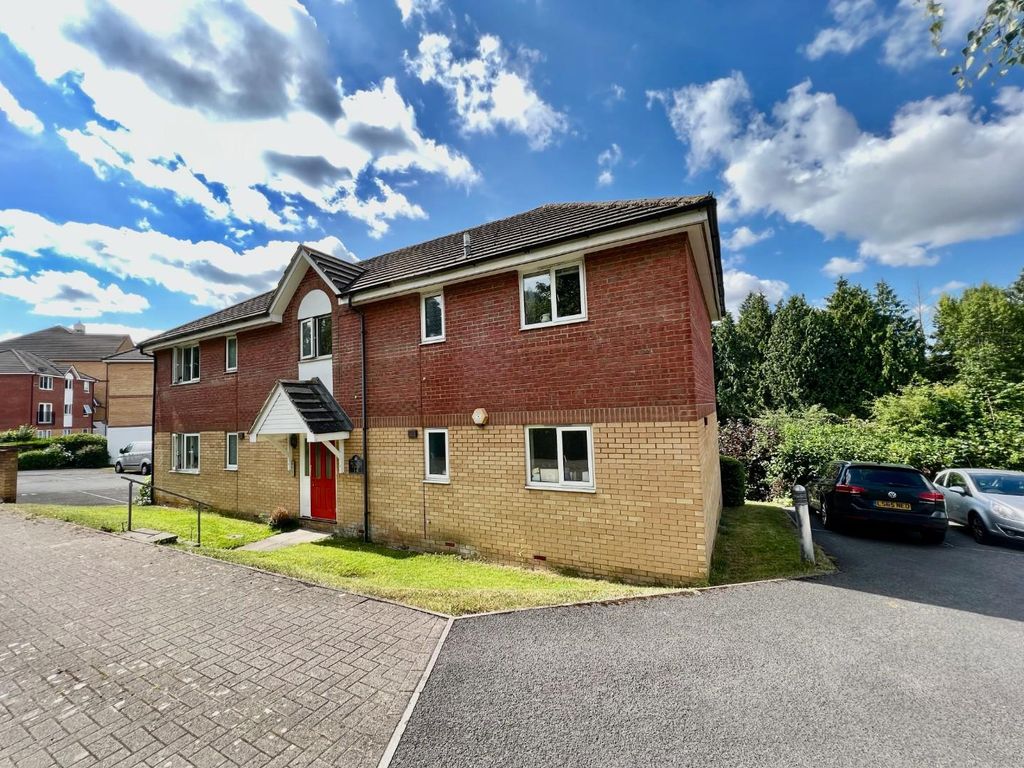 1 bed flat to rent in Butlers Close, Crews Hole, Bristol BS5, £900 pcm