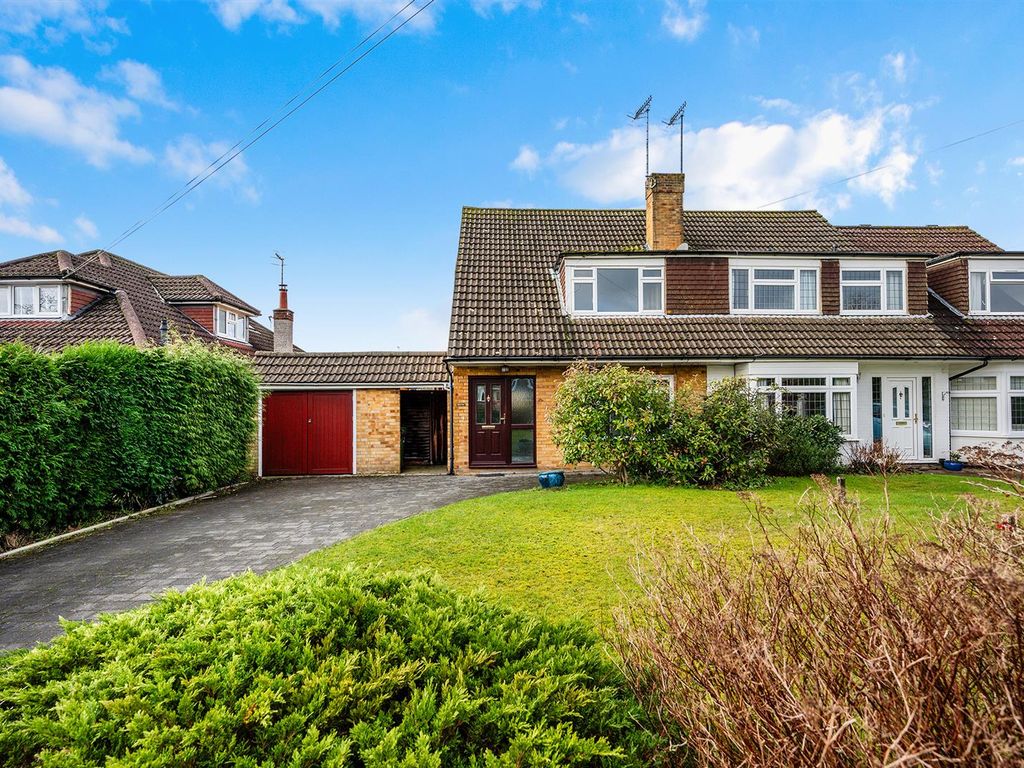 2 bed semidetached house to rent in Hillside Gardens, Brockham, Betchworth RH3, £2,200 pcm Zoopla