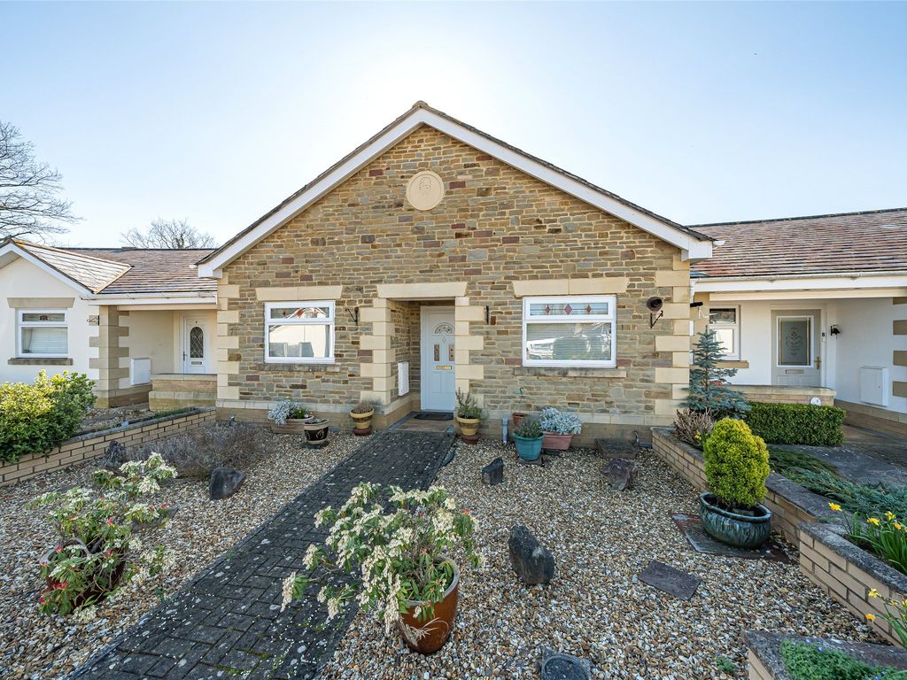 2 bed bungalow for sale in Butterfield Close, Frampton Cotterell