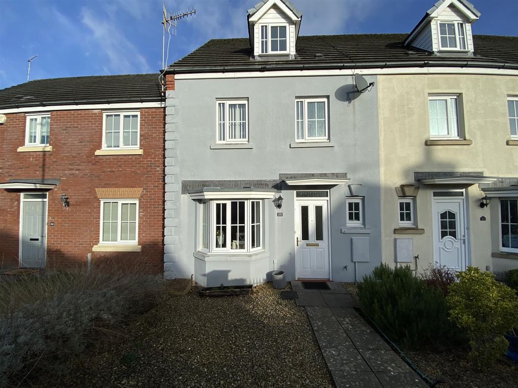 4 bed town house for sale in GolwgYTywyn, Pembrey, Burry Port SA16, £