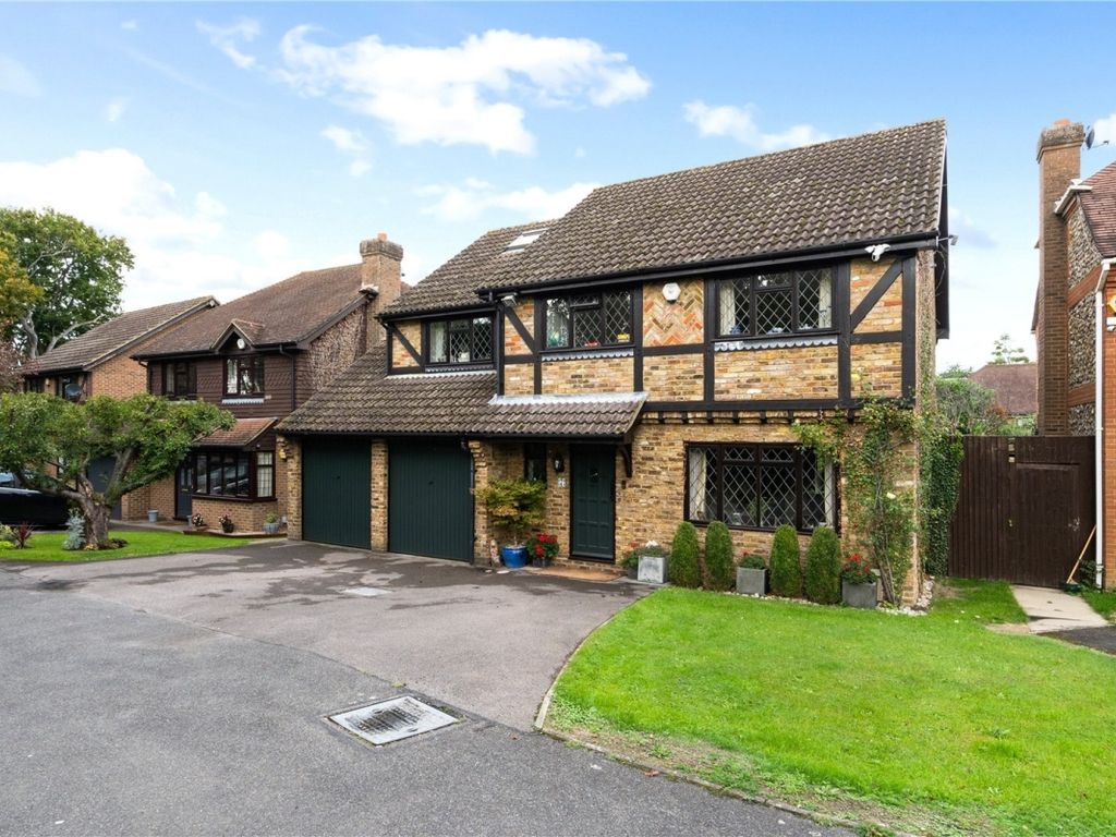 4 bed detached house to rent in Bunbury Way, Epsom KT17 Zoopla
